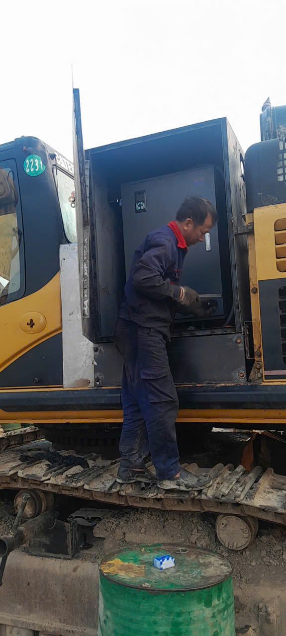 Máy Xúc Điện Kobelco PC350 Hoán Cải Chạy Điện 3 Pha Tại Mỏ Đá Ninh Bình